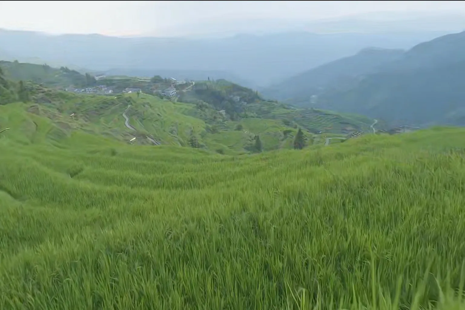 选对 VR 旅游软件，在家就能环游世界