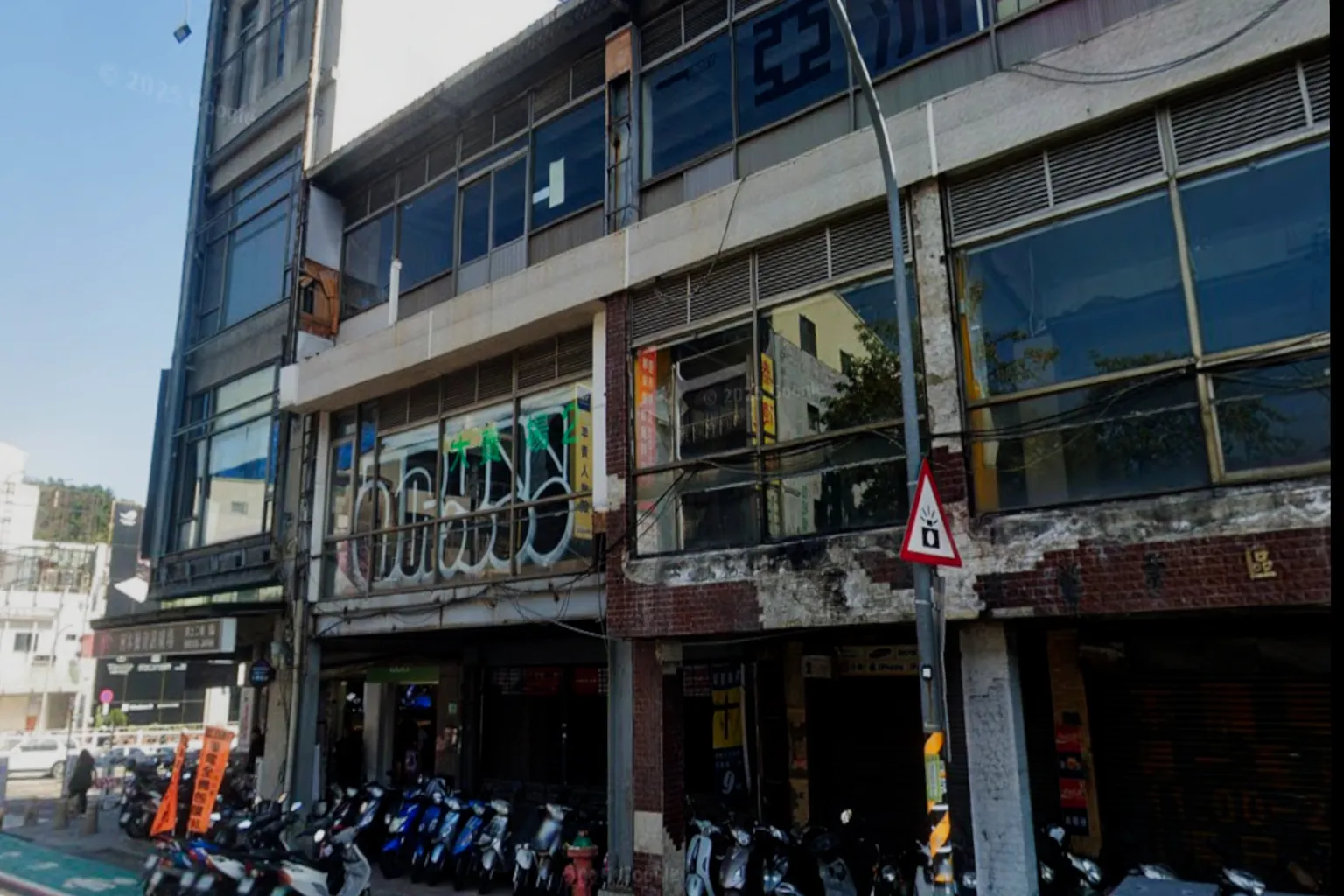 选对 VR 旅游软件，在家就能环游世界